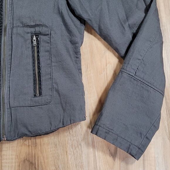 🔺️Apt 9 Gray & Black Faux Leather Zippered Cropped Moto Jacket Medium - Picture 7 of 13